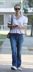 Natalie Portman oozes withs she steps out for lunch with a ...