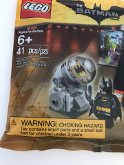 Lego - The Lego Batman Movie - Bat Signal Accessory Pack with Minifigure, Sticker Sheet, and Movie 5004930 (2017) 41 pcs. (LEGO 5004930 THE LEGO BATMAN MOVIE Accessory Pack)