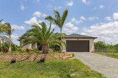 Roelens Vacation Rentals: Villa Tropical Fruits, Cape Coral in ...