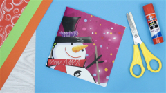 How to Make a Gift Box out of a Greeting Card (with )