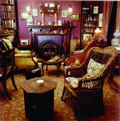 Sherlock-Holmes-Study-The-Sherlock-Holmes-Museum-221b-Baker-Street