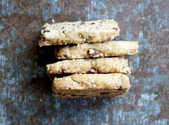 TAHINI CHOCOLATE CHUNK SHORTBREAD COOKIES — 600 ACRES